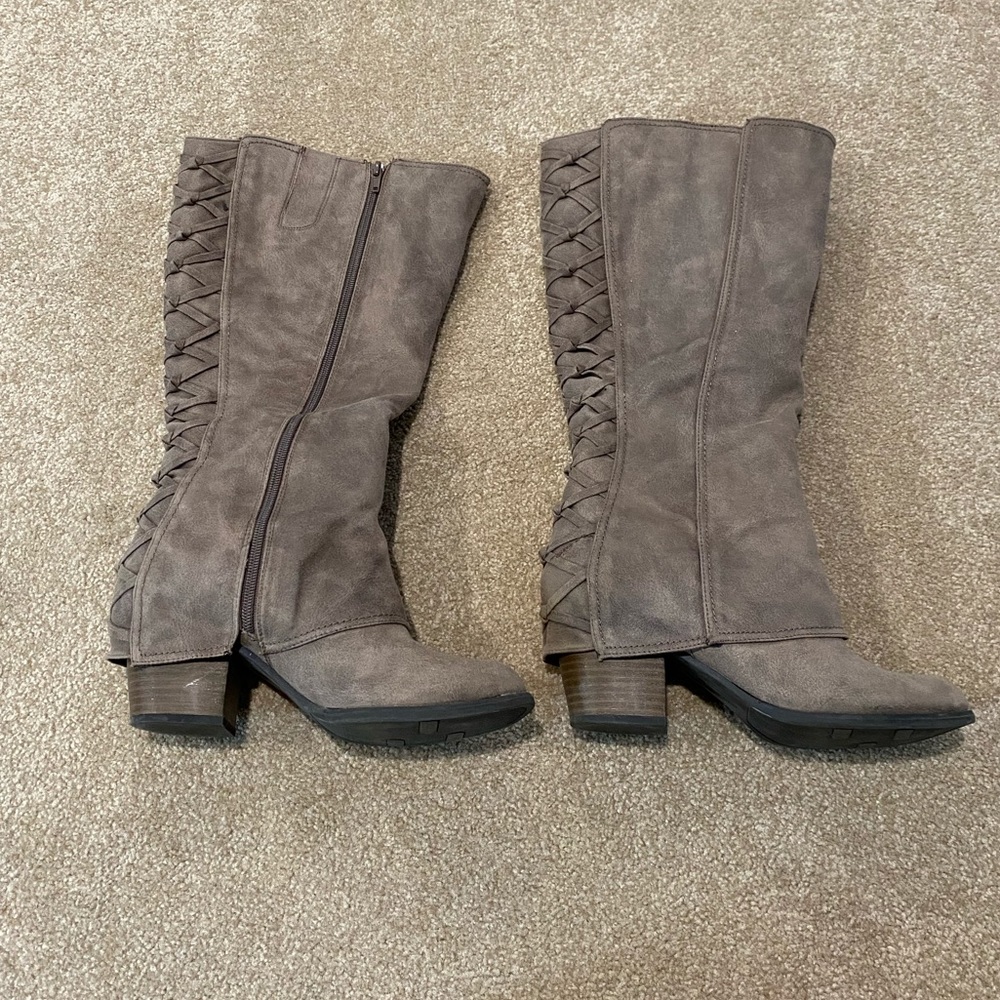 Fergalicious 8.5 WIDE CALF Tootsie Boot